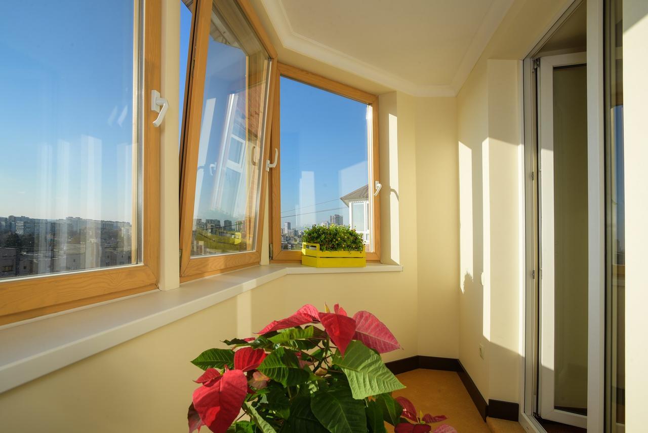 ApartHotel on Klinichna st.  Kiev Esterno foto